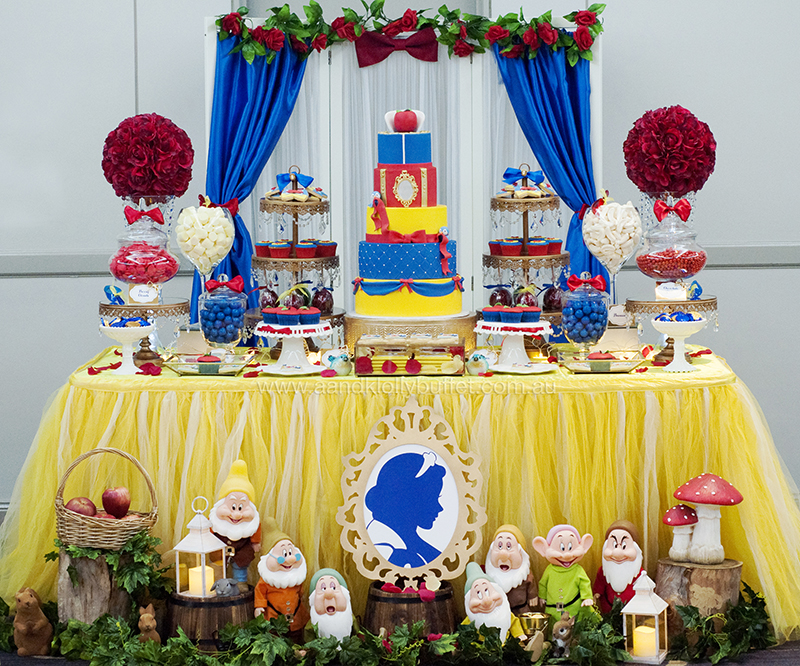 Margarita's Snow White themed 1st Birthday dessert table by A&K Lolly Buffet